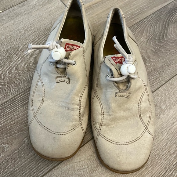 Shoes - Picture 2 of 8